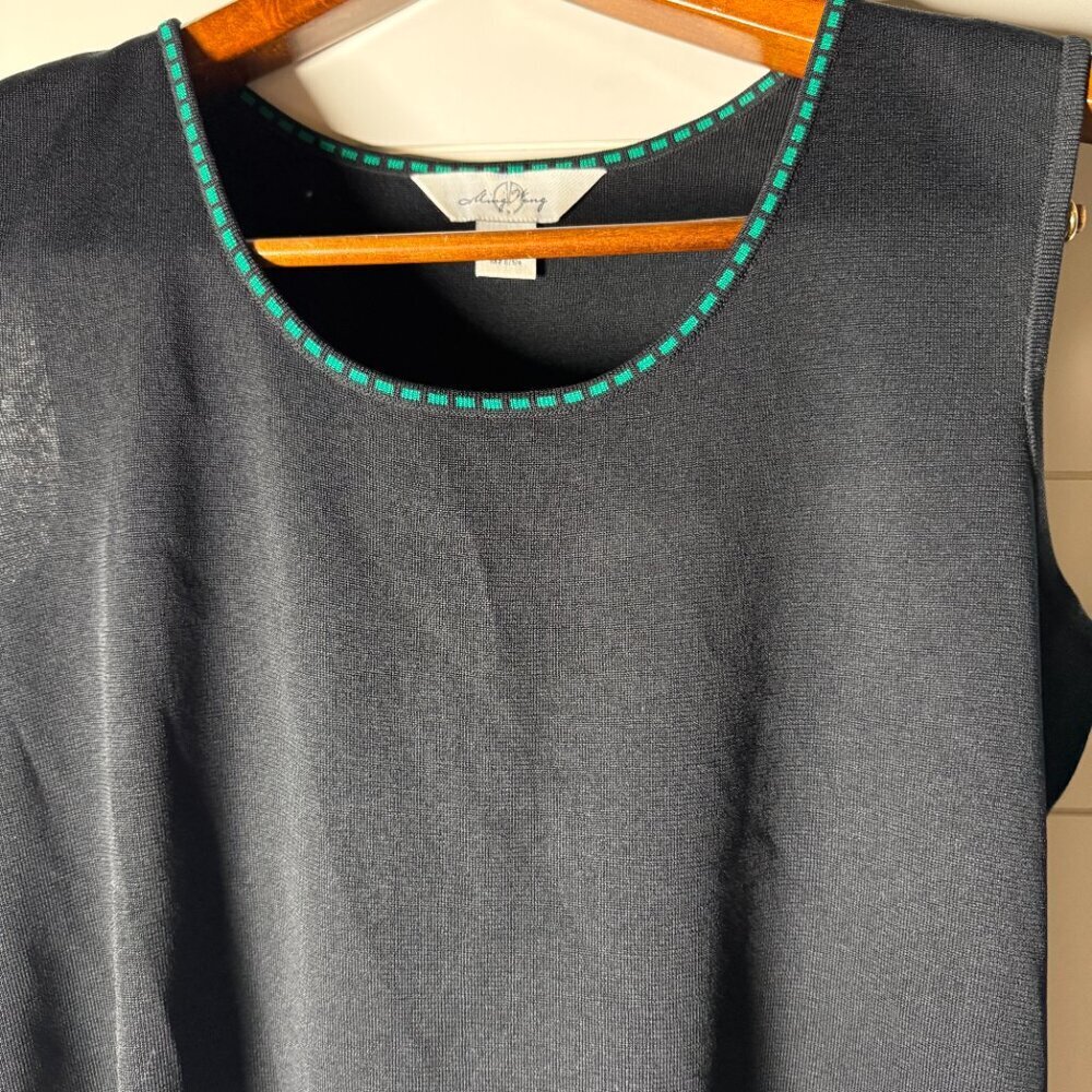 Ming Wong Sleeveless Tank Sweater Sz Large Black with Green - Picture 4 of 4